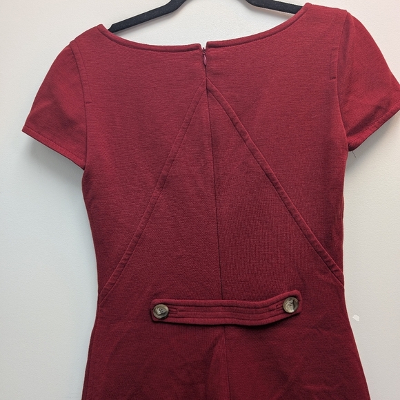 Tevrow + Chase Wool-Blend Burgundy Mini Dress | Size 2 | Made in Canada - Picture 4 of 7